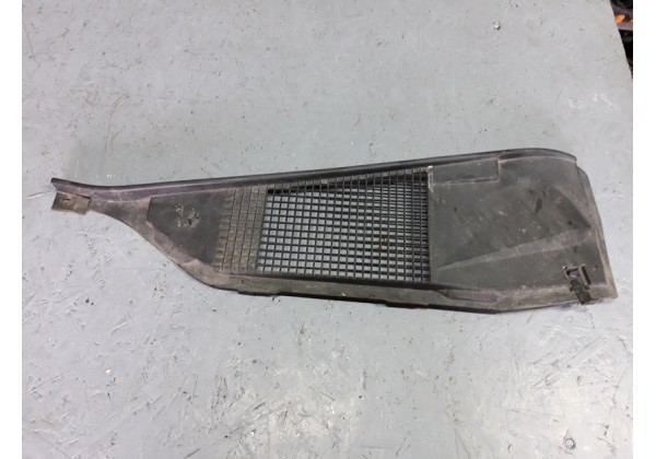 Решітка під лобове скло ліва Renault 19, 7700781340
